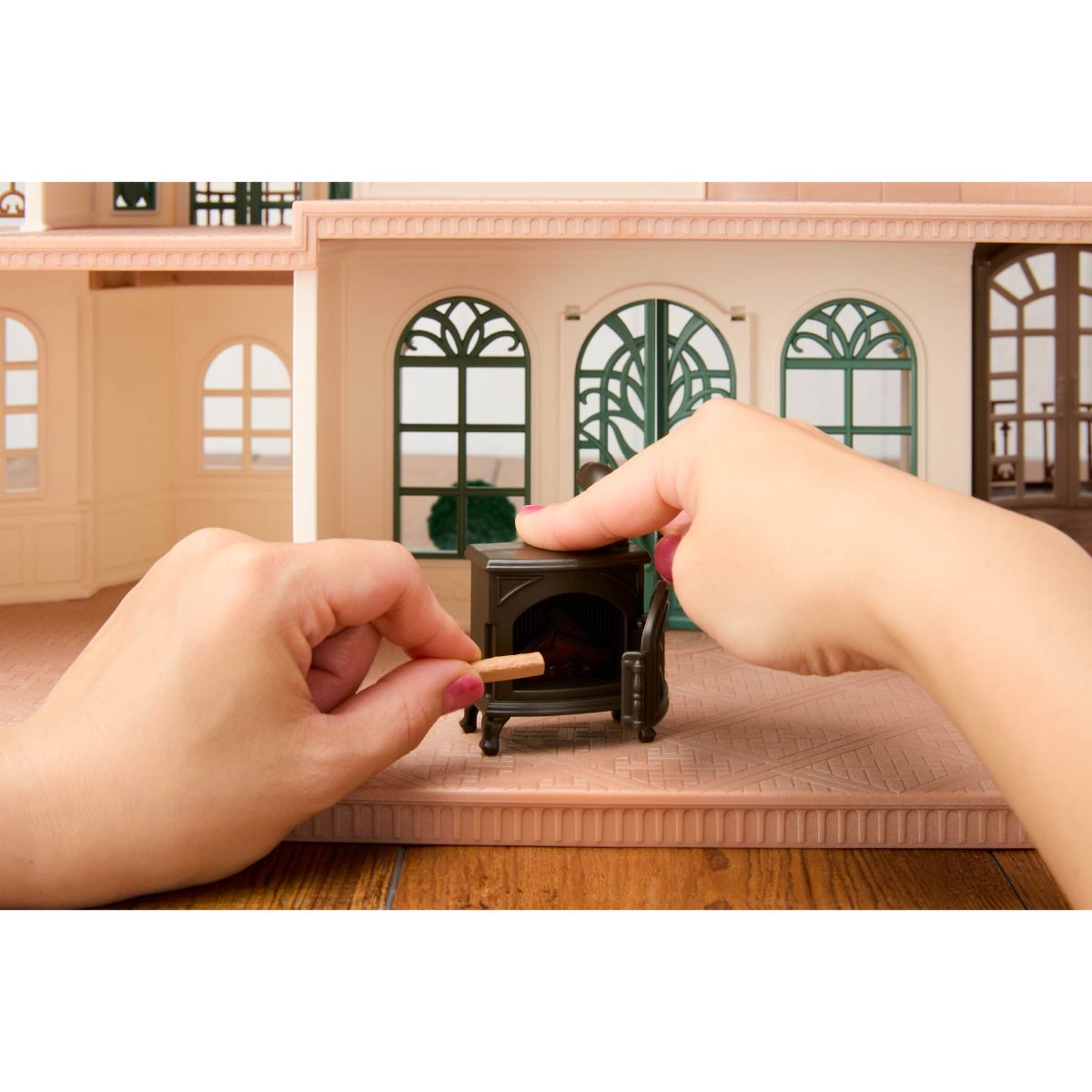Riverside Roof Dining Collection - Manor Room Elegant Red - Image 15